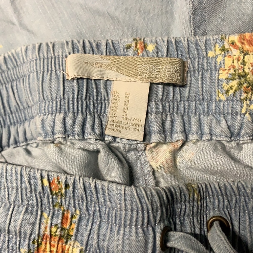 Forever 21 Floral Shorts - Picture 6 of 9